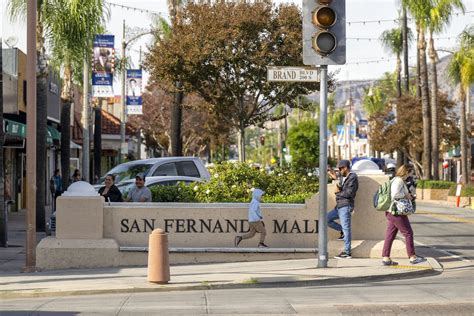 File:San Fernando downtown .